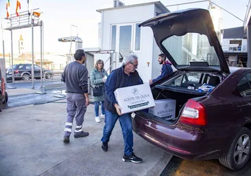 El 'black friday' de una cooperativa de aceite, con el litro a seis euros, desata la locura de clientes