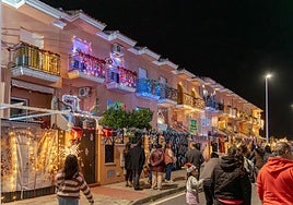 La decoración navideña de las fachadas de Montealto atrae miles de miradas