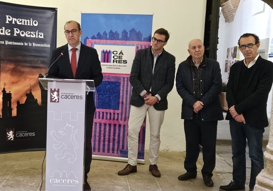 Fallo del premio de poesía este lunes en el ayuntamiento de Cáceres.