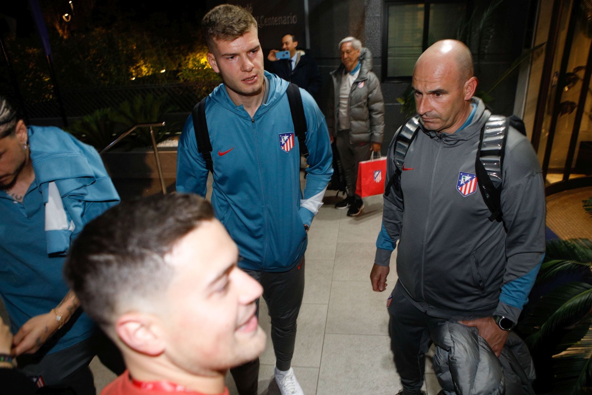 Así ha sido la llegada de los jugadores del Atlético de Madrid a Cáceres