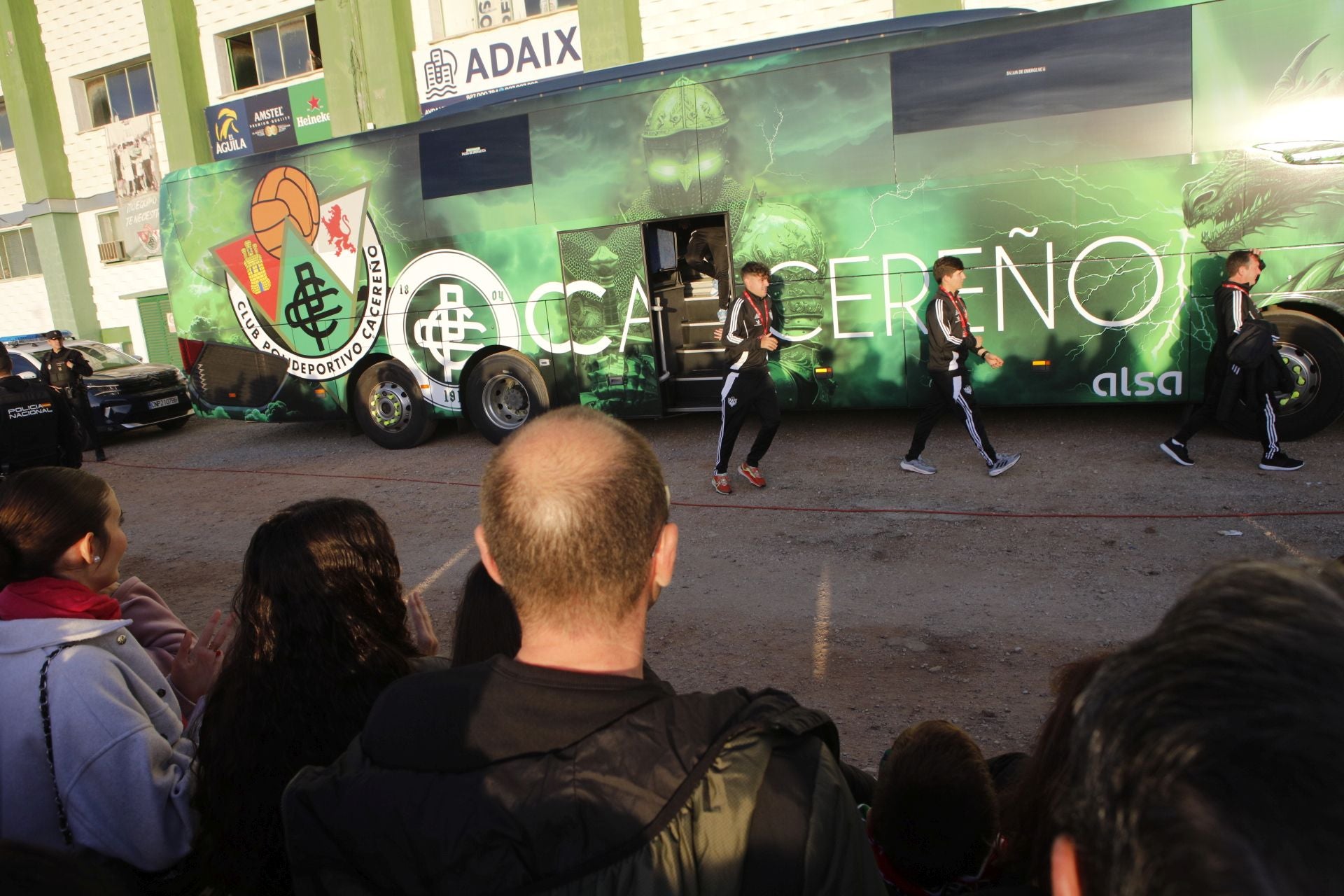 Fotos | Fiesta en Cáceres para recibir al Atlético de Madrid