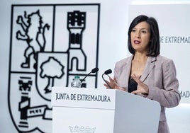 Esther Gutiérrez en una comparecencia durante su etapa como consejera de Educación.