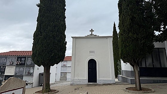 El PP de Hornachos rechaza la subida del precio de los nichos y columbarios aprobada por el equipo de gobierno local del PSOE
