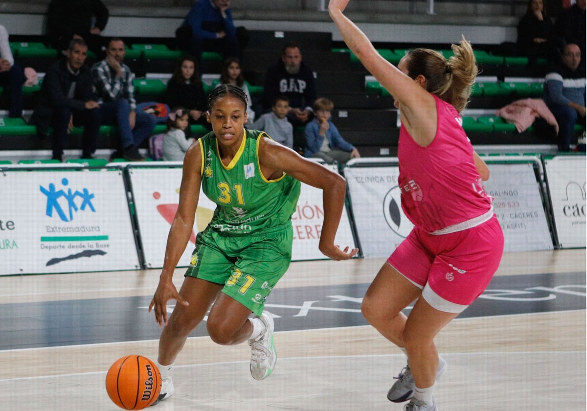 Josephine Filipe en el partido ante el Castelló.