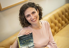 Elena Álvarez durante la entrevista de su libro en HOY