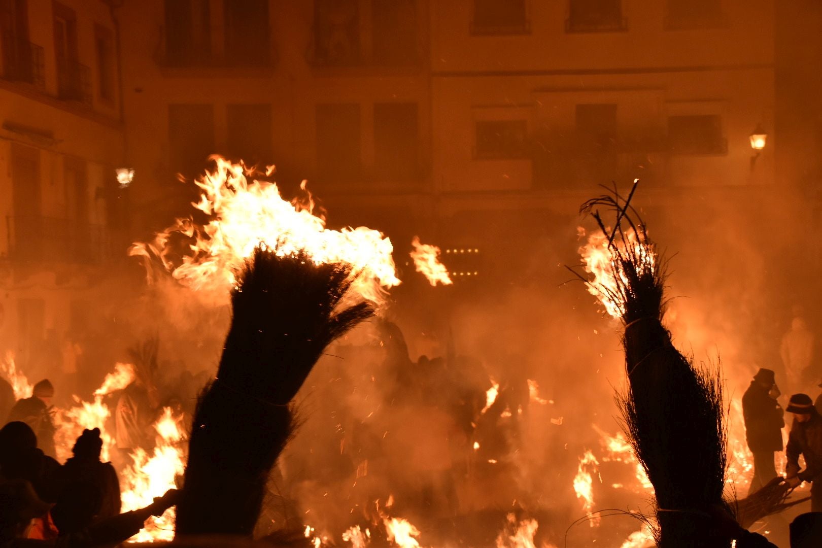 Así se ha celebrado la fiesta de Los Escobazos en Jarandilla de la Vera