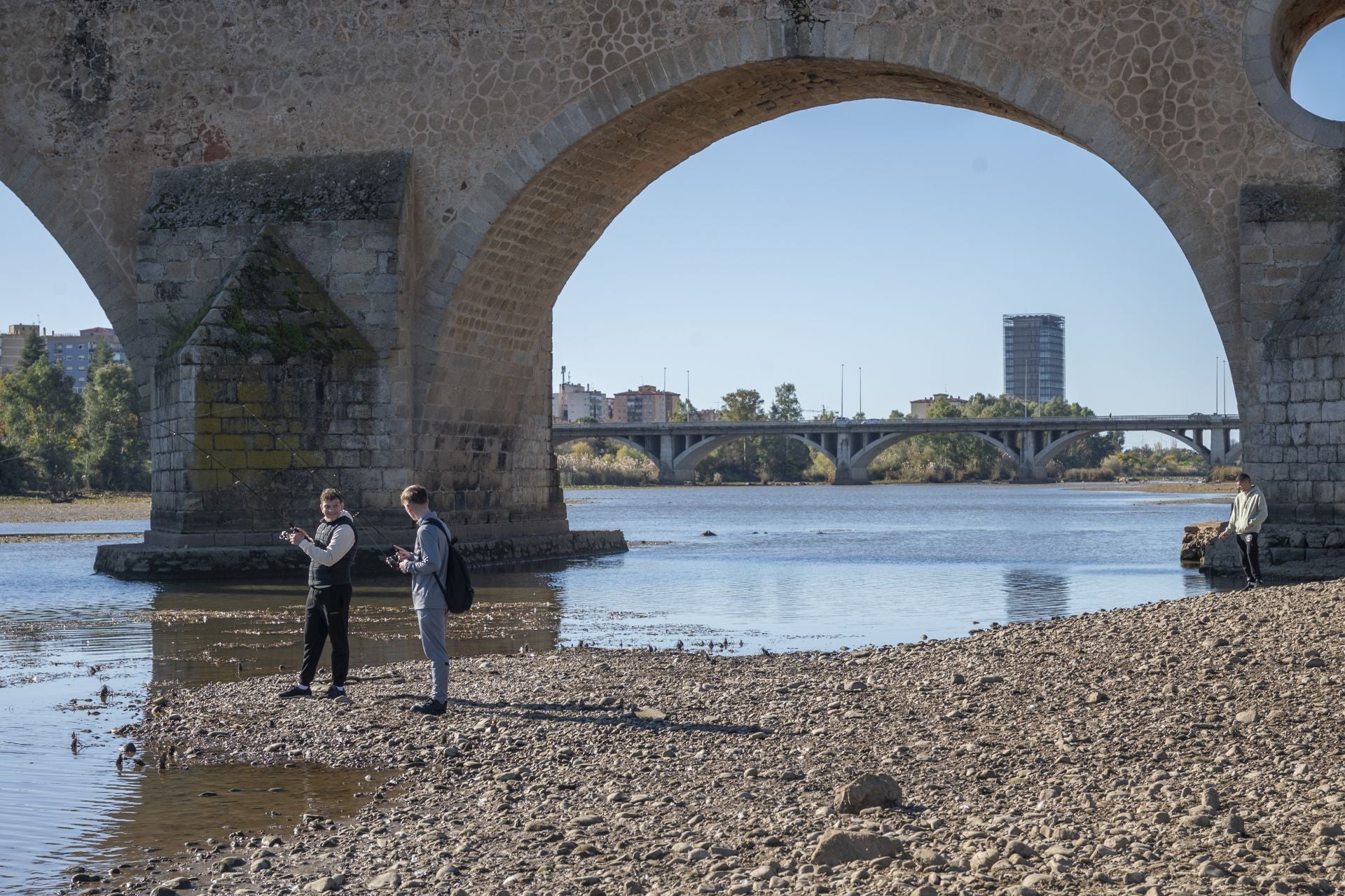 Así se ve el Guadiana con la bajada del nivel del agua