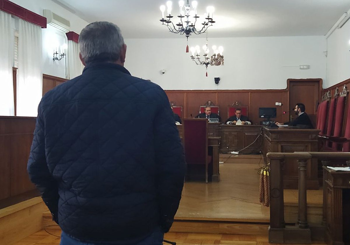 El abuelastro durante el juicio por abuso sexual que se ha celebrado en la Audiencia.