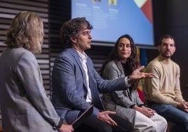 Alberto Ballestín, María Bravo y Alejandro Palomo durante el foro 'Talaya-Jóvenes Referentes' celebrado en Cáceres.