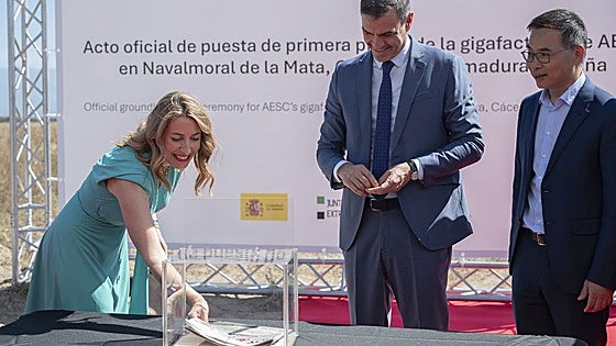 La gigafactoría sigue pendiente de la modificación del proyecto seis meses después de la primera piedra
