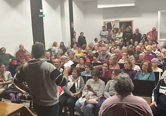 Los vecinos del Valle vuelven a la calle este sábado para protestar por su sanidad.
