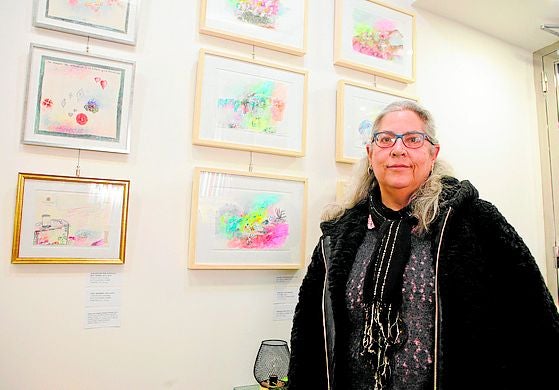 Matilde Granados en la sala La lente y el pincel de la avenida de España.