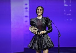 Carolina Yuste recibe el Premio Forqué a Mejor Interpretación Femenina.