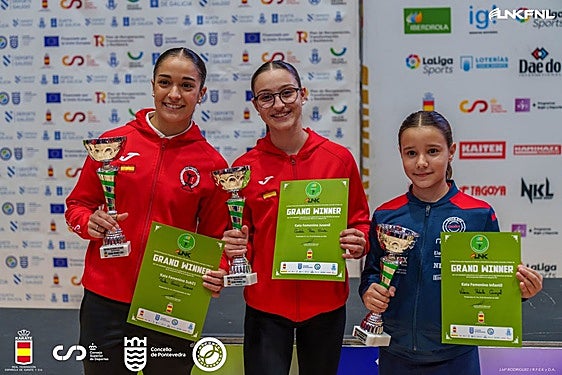 Candela Peña se proclama campeona de la liga nacional de kárate