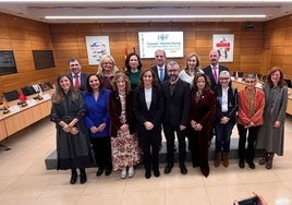 Los consejeros junto a la Ministra de Sanidad, Mónica García, tras el Consejo interterritorial en el que se ha abordado el asunto de Muface.