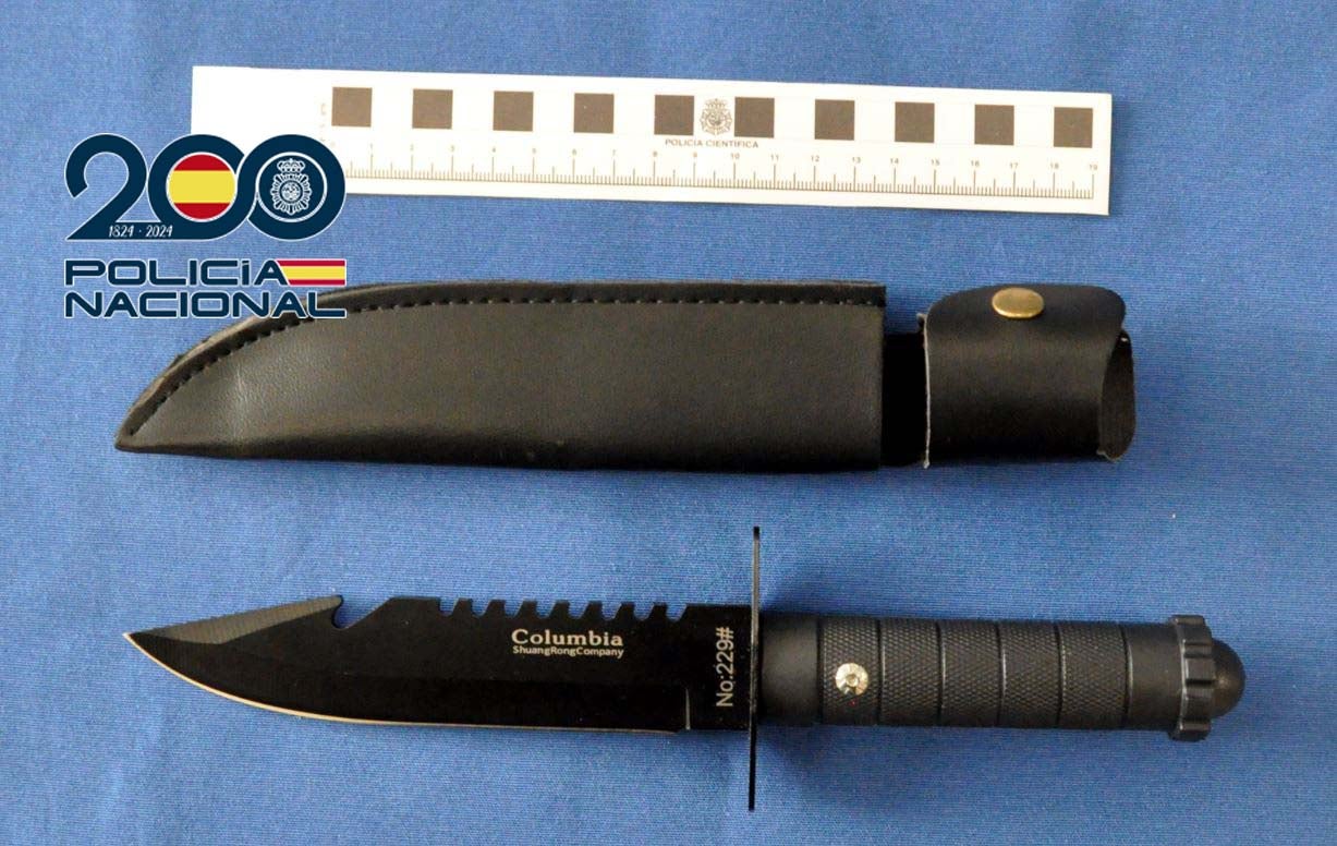 Arma blanca incautada.