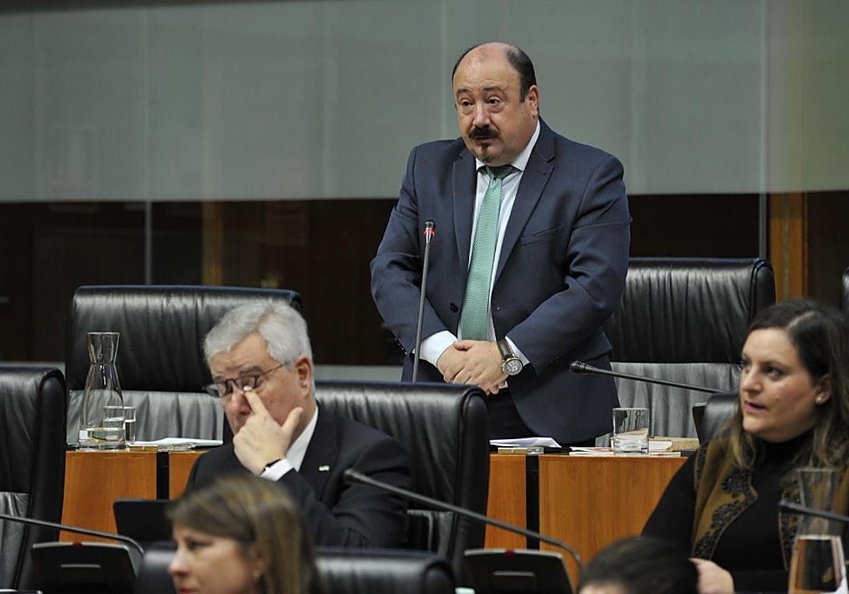 Juan José García, diputado de Vox en la Asamblea, durante su intervención en el último pleno del año.