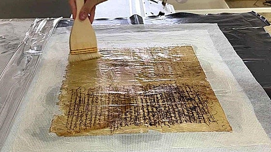 La Diputación restaura dos valiosos documentos del Archivo municipal de Alburquerque