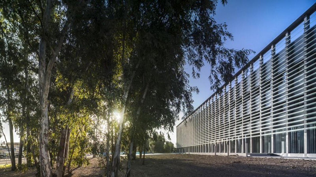 Edificio contenedor de Institutos Universitarios