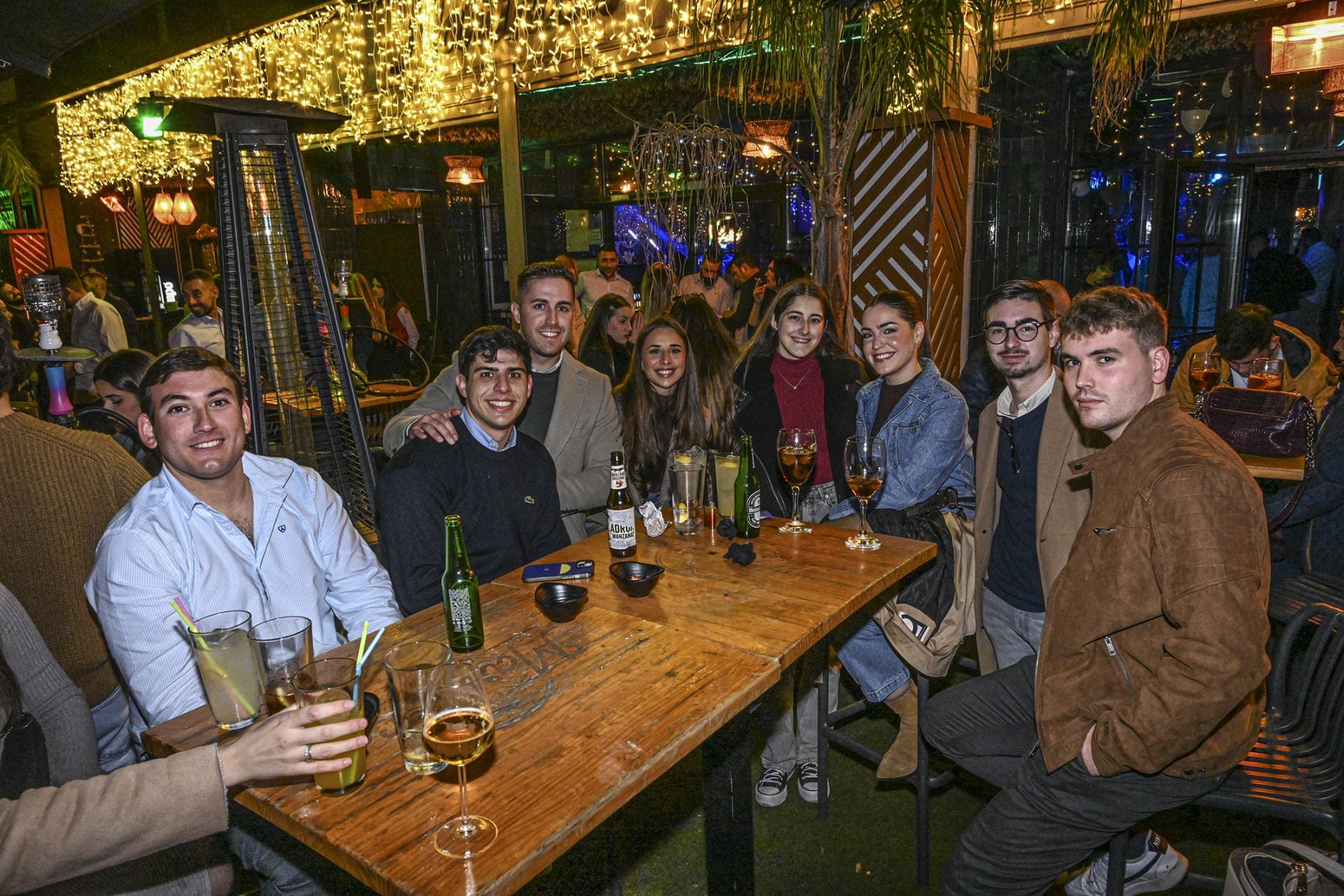 Fotos | Los bares del río de Badajoz hacen el agosto en Navidad