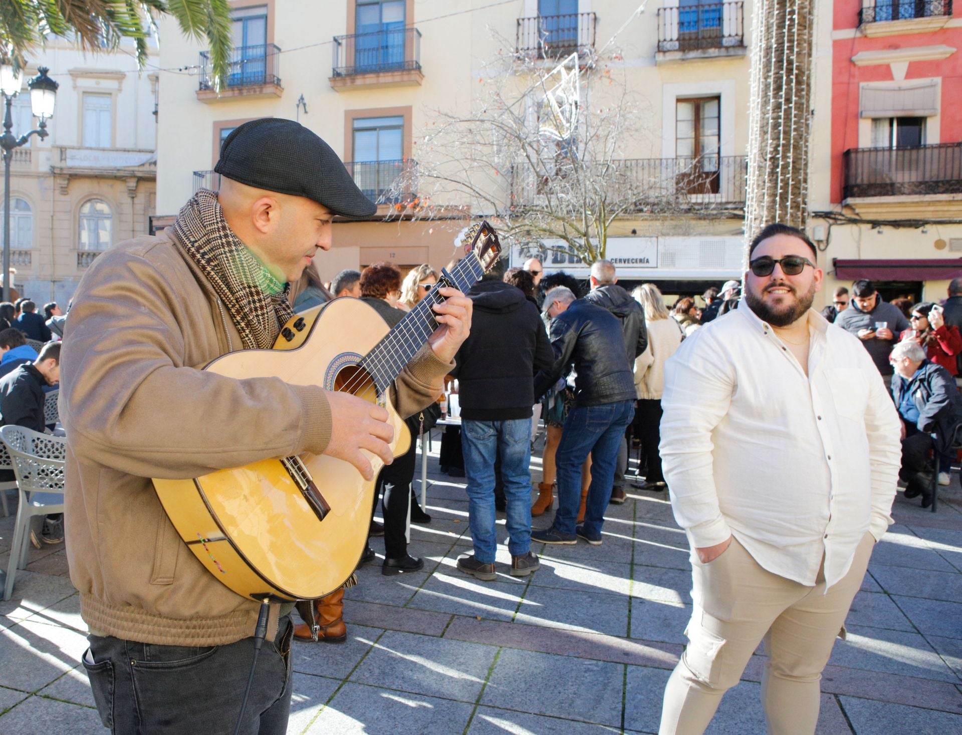 Las calles de Cáceres se llenan con las cañas de Nochebuena