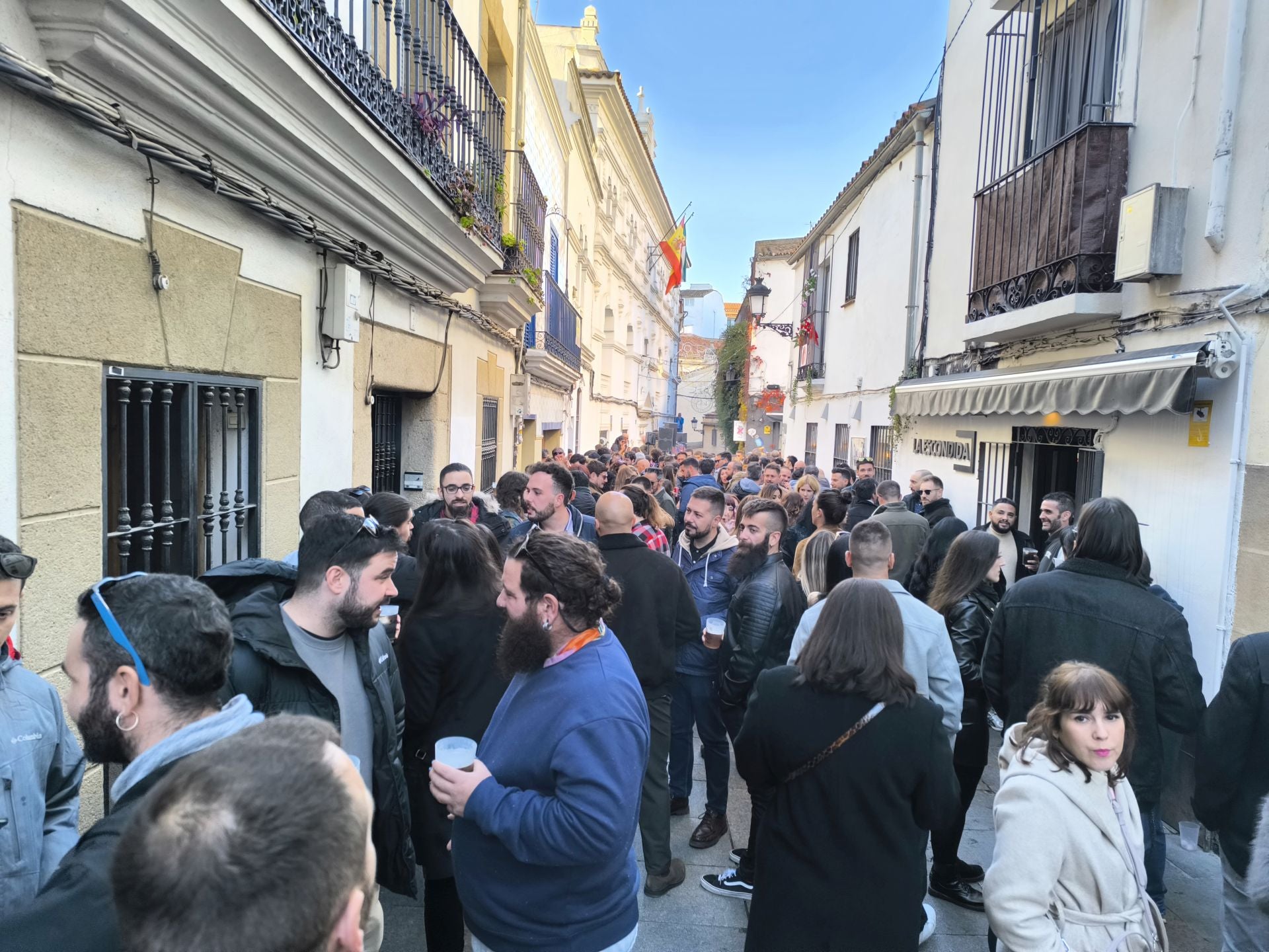 Las calles de Cáceres se llenan con las cañas de Nochebuena