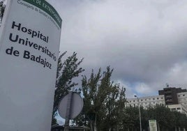 El herido en el atropello de Retamal de Llerena permanece en la UCI del Universitario de Badajoz