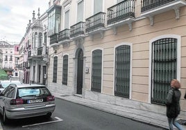 Fachada del edificio a Meléndez Valdés, el que reformará la Diputación de Badajoz.