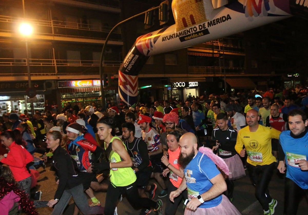 Corredores en una edición de la San Silvestre de Mérida.