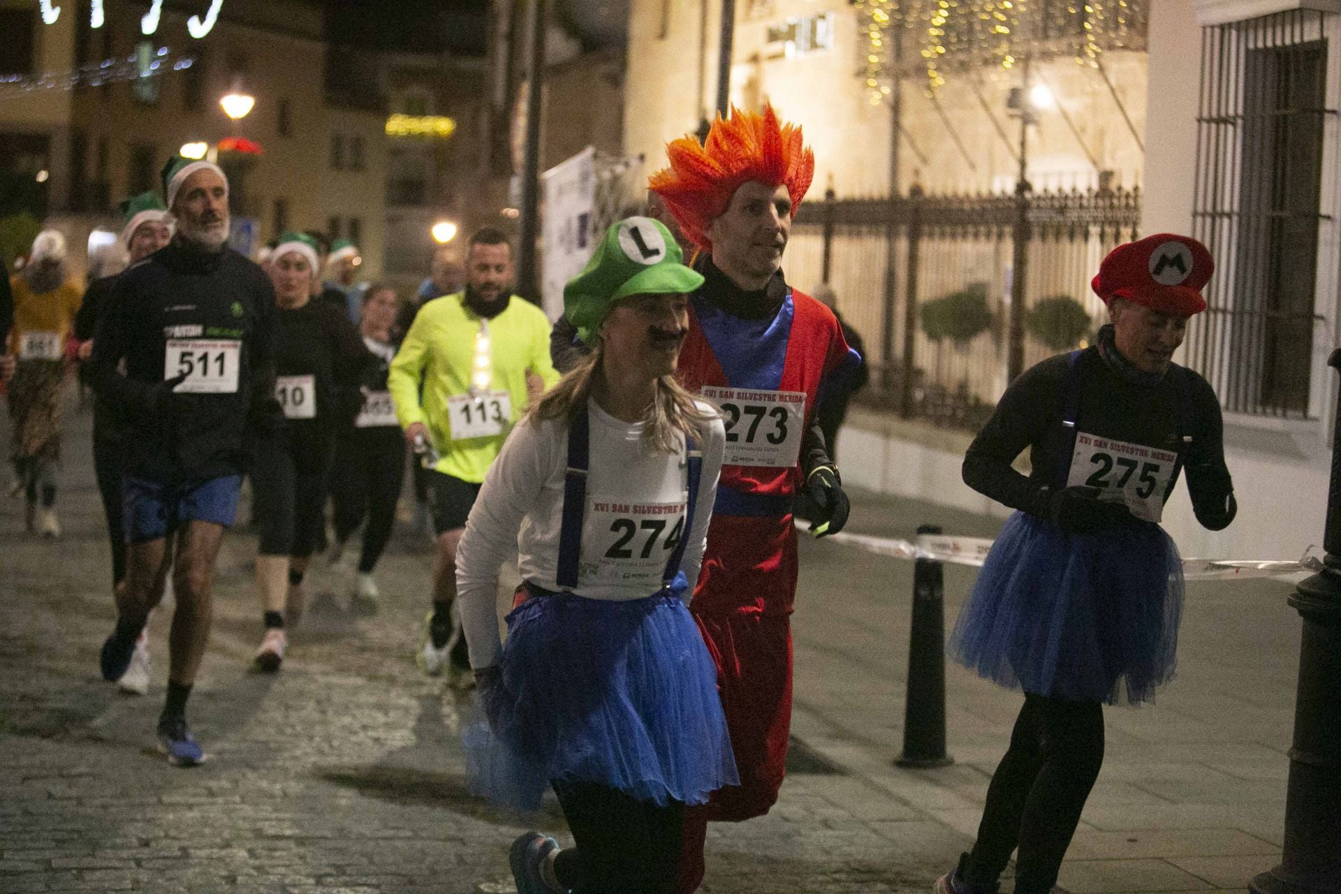 FOTOS | La San Silvestre llena de público el centro de Mérida