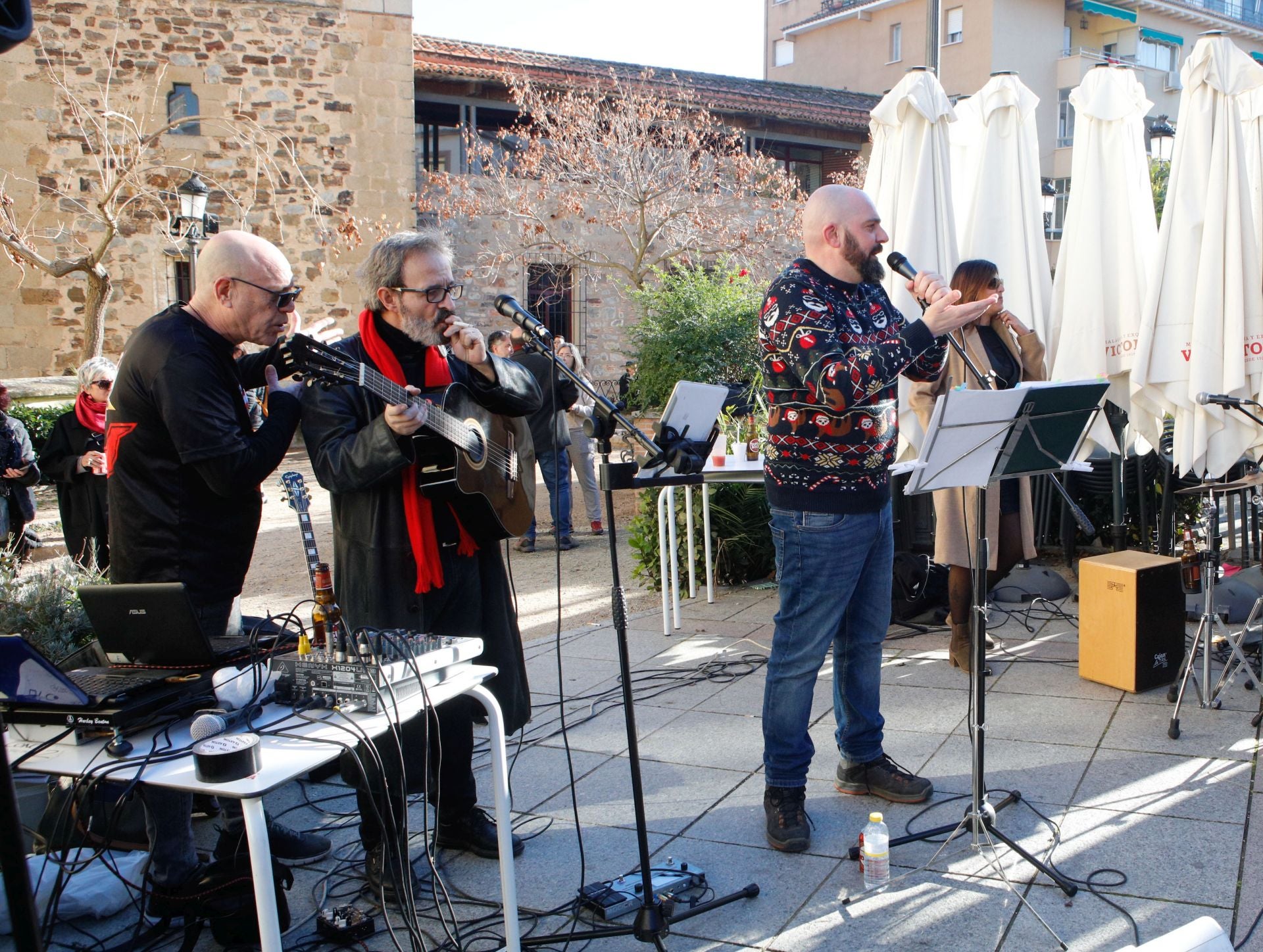 Mucho ambiente en las cañas de la &#039;Tardevieja&#039; de Cáceres