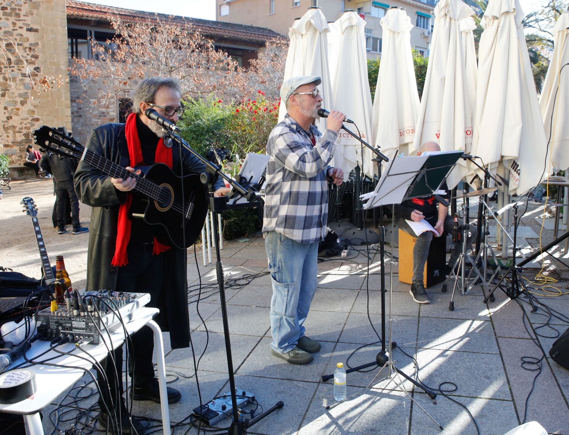 Mucho ambiente en las cañas de la &#039;Tardevieja&#039; de Cáceres