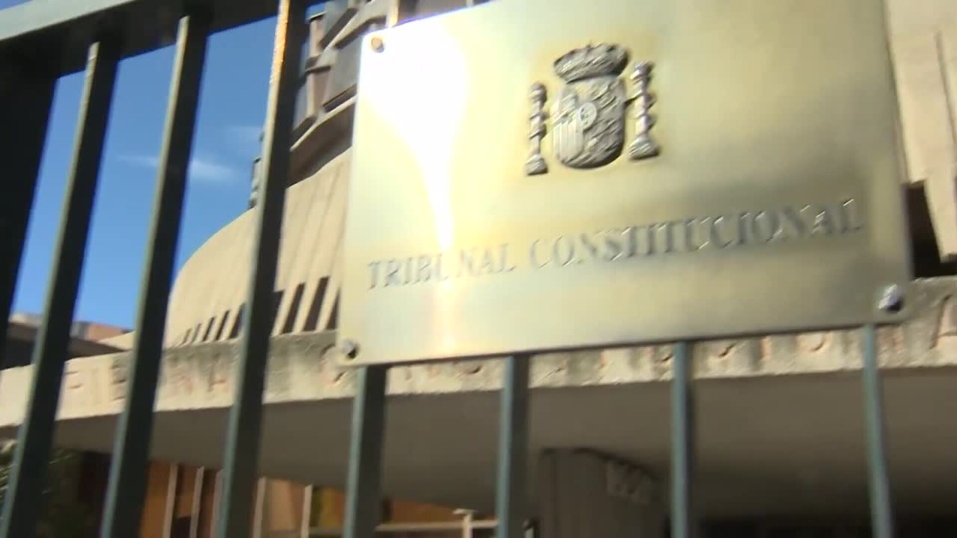 El TC suspende la iniciativa del Parlament catalán que pide declarar la independencia
