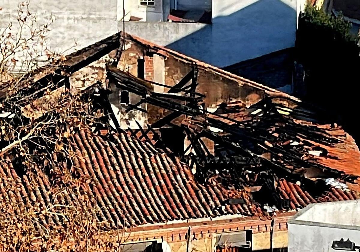Estado en el que ha quedado la cubierta del edificio siniestrado