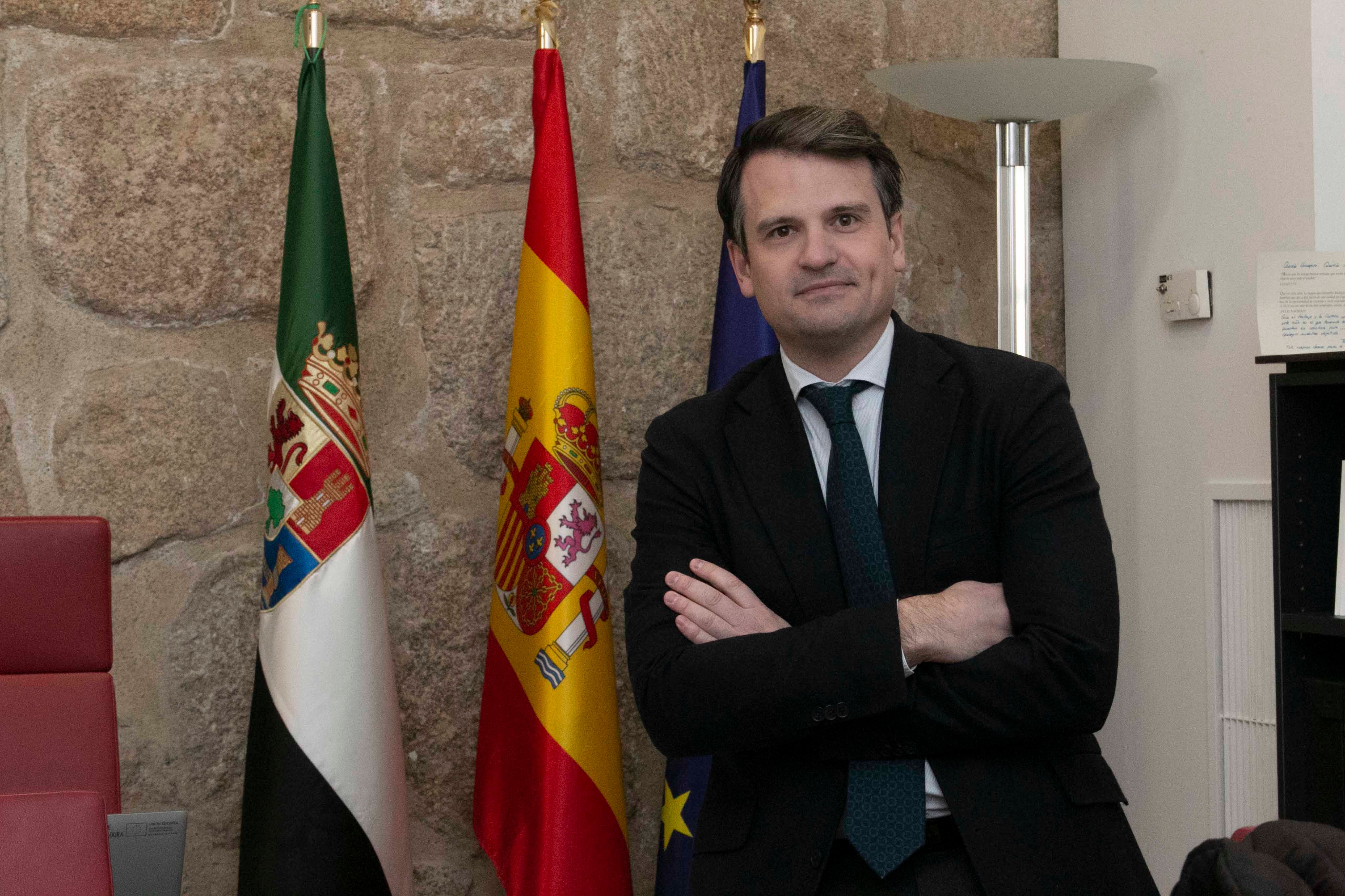 Abel Bautista en la sede de Presidencia de la Junta, en Mérida, donde tiene su despacho.