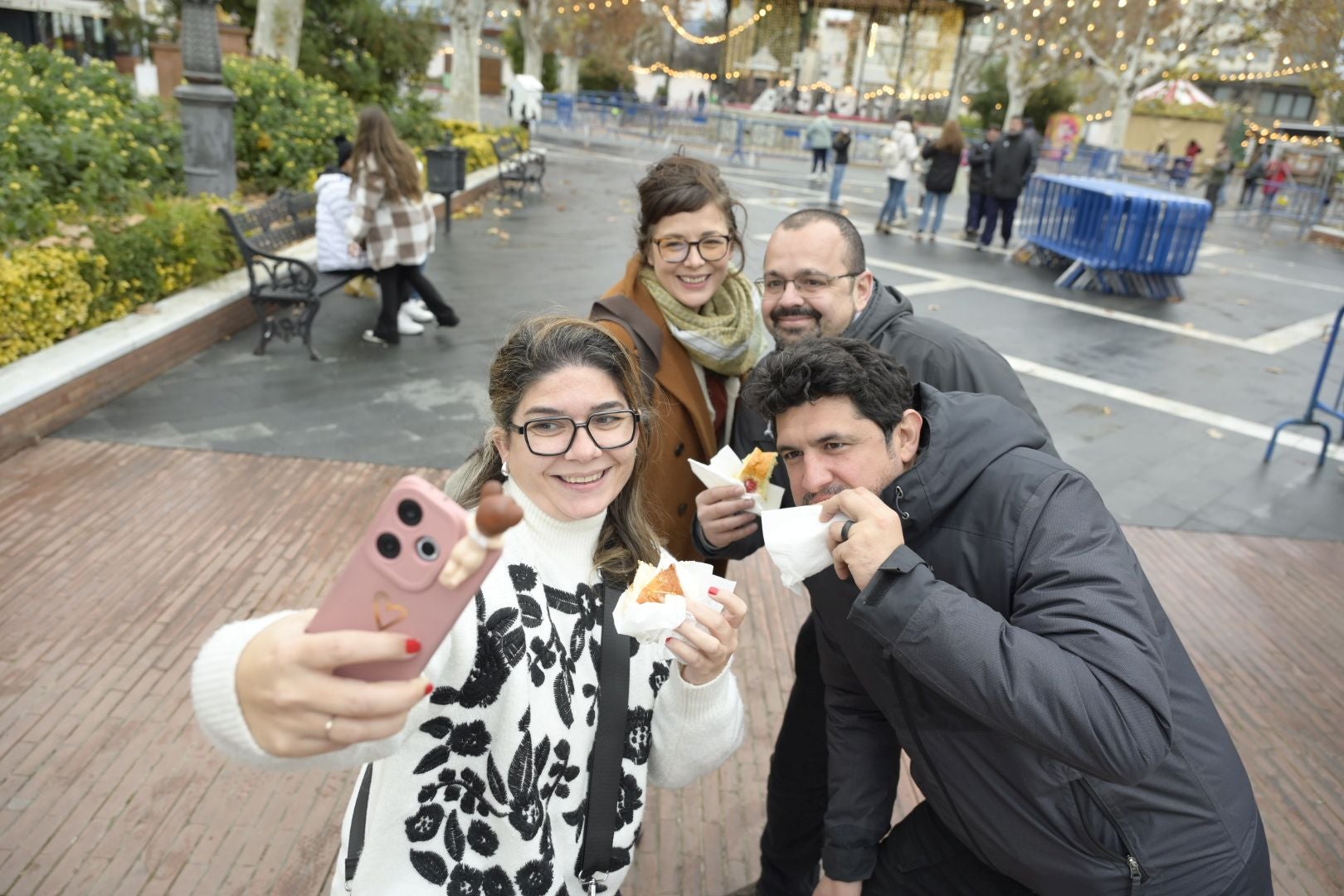 Fotos | Roscón de Reyes para todos en Badajoz