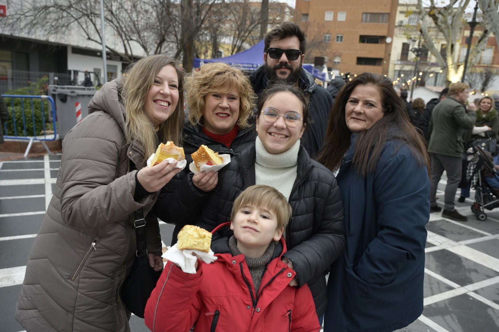 Fotos | Roscón de Reyes para todos en Badajoz