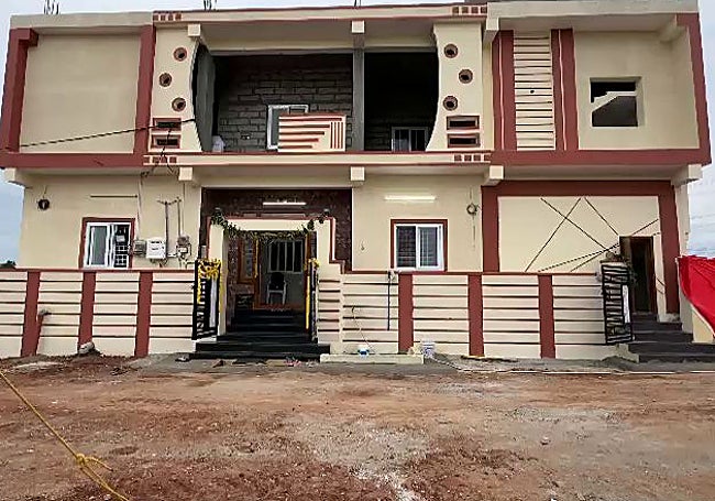 Exterior del edificio, ejecutado en su primera fase.