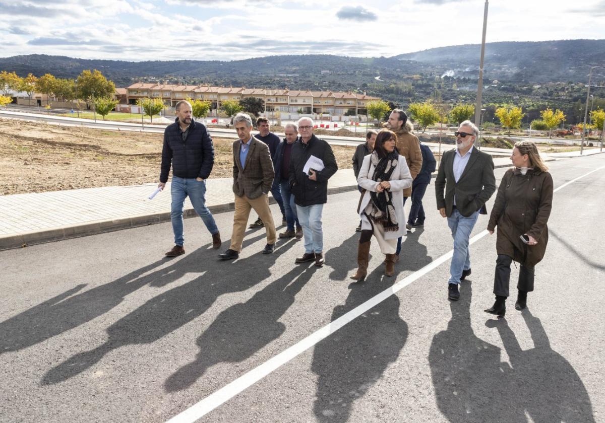 Pizarro visita la urbanización de La Mazuela II, en el norte de la ciudad.