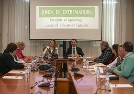 Morán y José Manuel Benítez (director general de Agricultura y Ganadería), en la reunión de esta mañana.