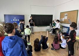 Navid Cerón en uno de los talleres