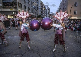 La comparsa Marabunta en el desfile del Carnaval de Badajoz del año pasado, inspirado en el circo por su décimo aniversario.