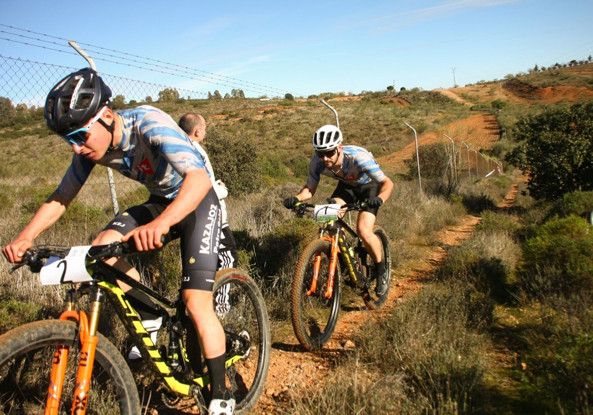 Pablo Alpiste y David Parra al frente de la prueba de Quinana.