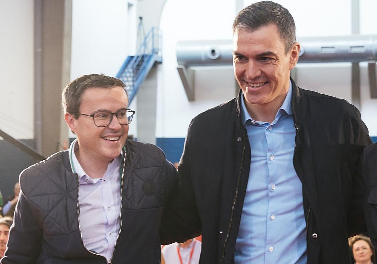 Miguel Ángel Gallardo y Pedro Sánchez, durante la inauguración el año pasado del 14º Congreso Regional del PSOE de Extremadura.