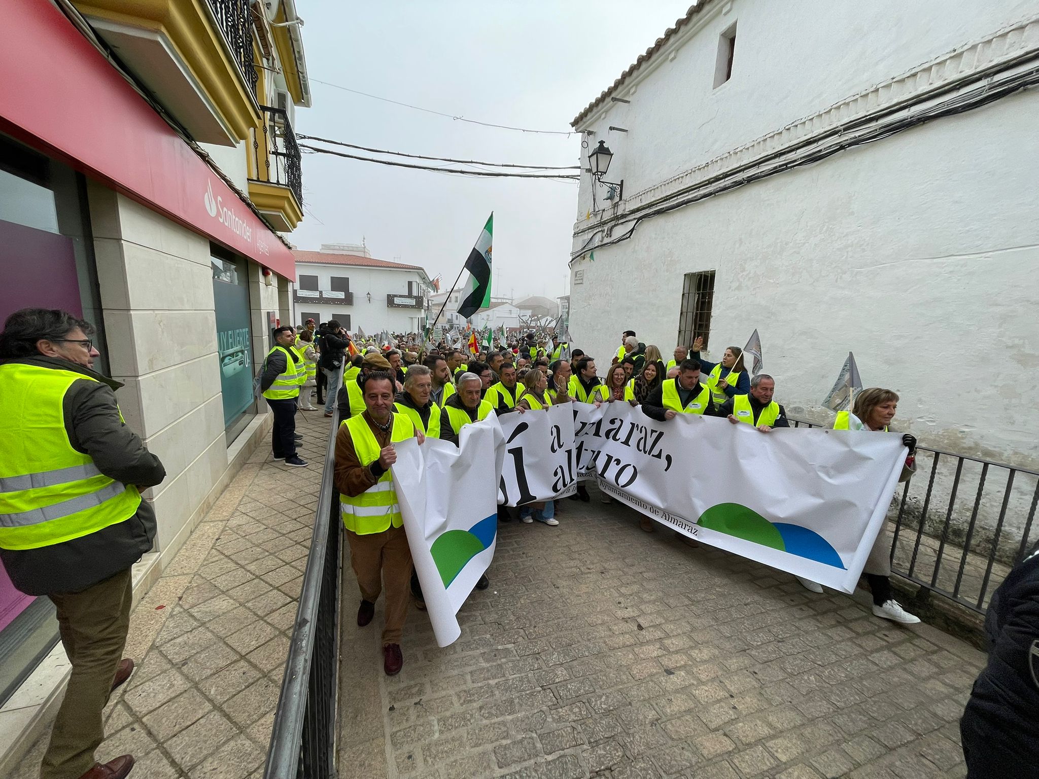 La manifestación contra el cierre de Almaraz, en imágenes