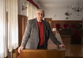 Lucio Poves en la sala de vistas de la Audiencia de Badajoz tras conocer la sentencia.