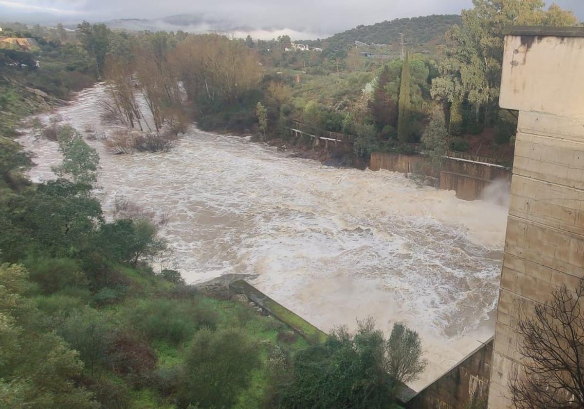 Así alivian agua los embalses extremeños