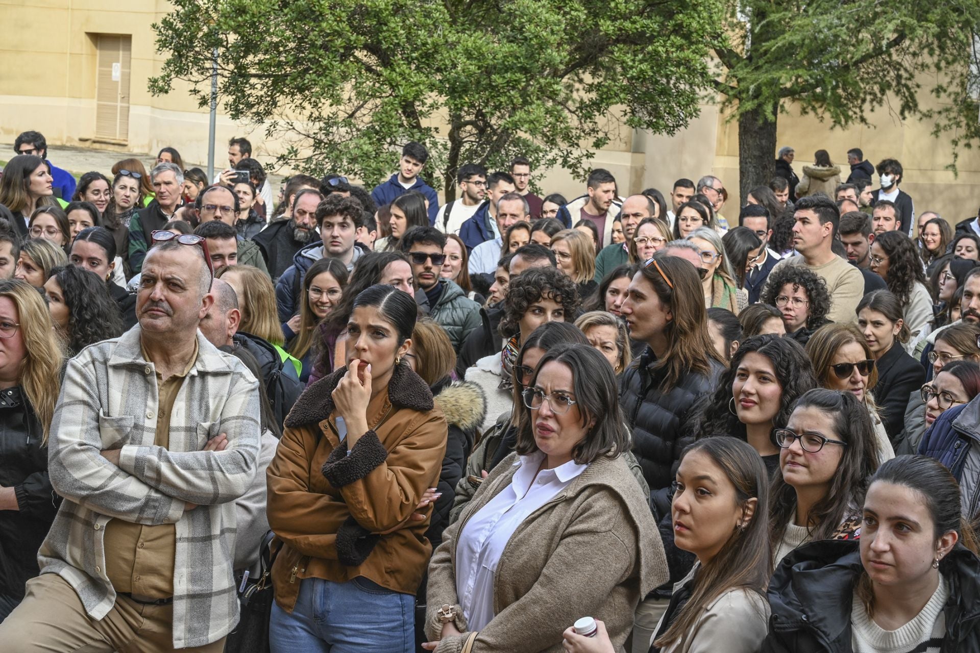 FOTOS | Los candidatos se presentan a los exámenes del MIR en Extremadura