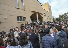 FOTOS | Los candidatos se presentan a los exámenes del MIR en Extremadura