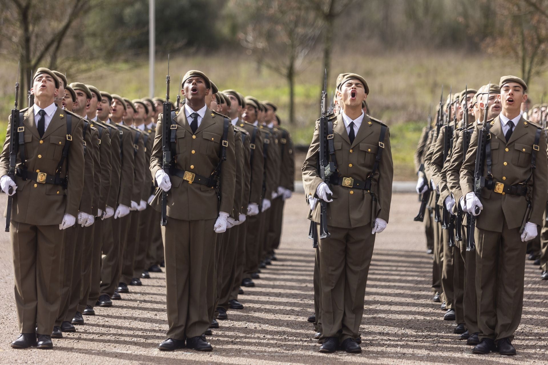 Fotos | Búscate en la jura de bandera en el Cefot de Cáceres